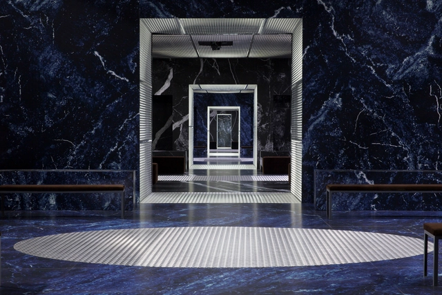 Prada lanza su última colección masculina FW2015 en el "Palacio Infinito" diseñado por OMA - Imagen Principal