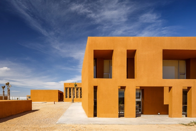 Escuela Tecnológica Laayoune  / Saad El Kabbaj + Driss Kettani + Mohamed Amine Siana - Universidad