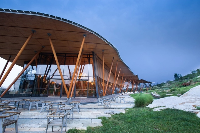 Vance Tsing Tao Pearl Hill Visitor Center / Bohlin Cywinski Jackson - Visitor Center, Facade, Beam