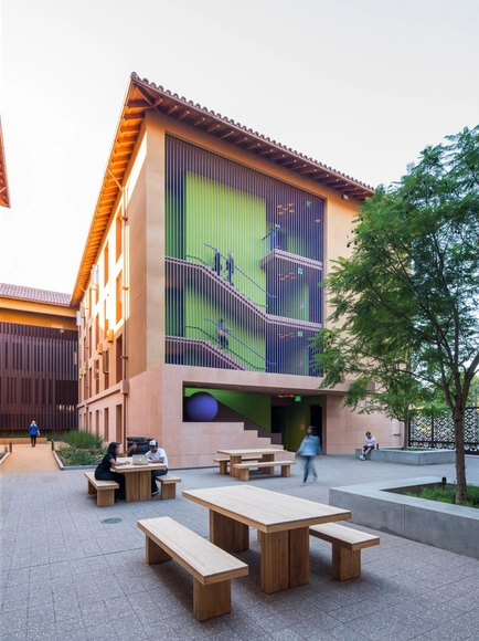 Highland Hall Residences Stanford University  / LEGORRETA - Dorms