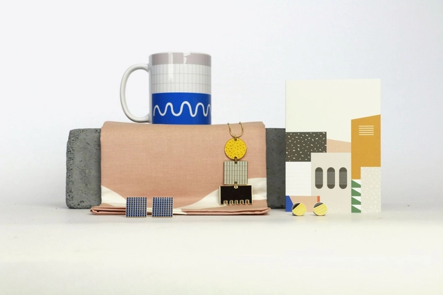 Tom Pigeon lanza colección de joyas inspirada en un ícono del brutalismo londinense - Imagen Principal