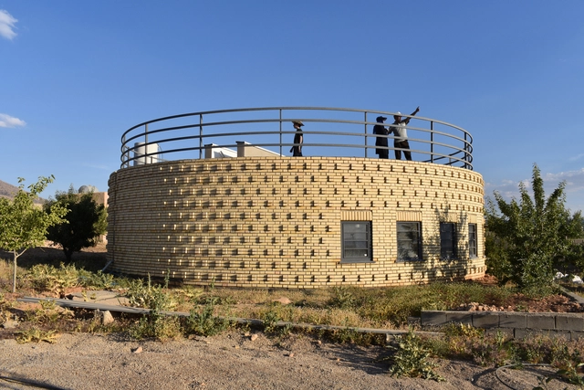 Refugio concha de caracol / Rafati Associates - Casas