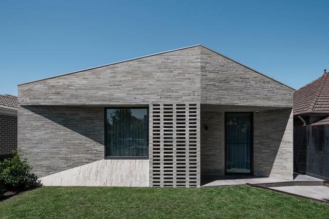 Bayside House / Adam Kane Architects - Exterior Photography, Sustainability, Door, Facade