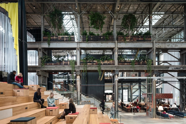 Biblioteca pública de LocHal, 'Edificio del Año' en el World Architecture Festival 2019 - Imagen Principal