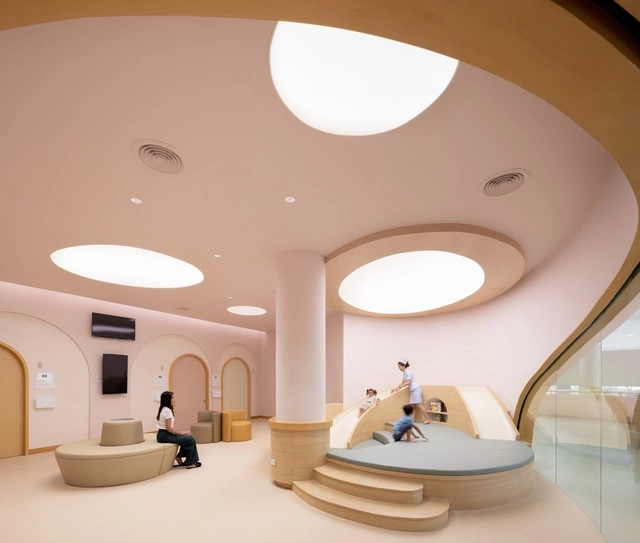 Arquitectura para el bienestar: 23 Interiores de hospitales, clínicas y centros médicos - Imagen Principal