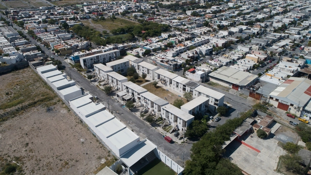 ¿Puede la arquitectura mejorar las condiciones económicas? A diez años de Alejandro Aravena en México - Imagen Principal
