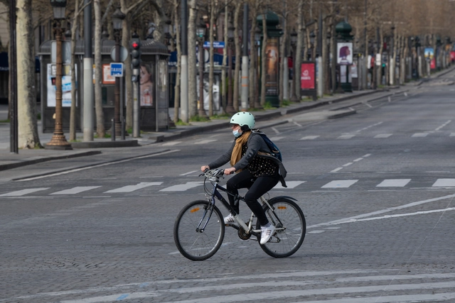 París planea mantener las medidas que restringen la circulación de vehículos al finalizar la cuarentena - Imagen Principal