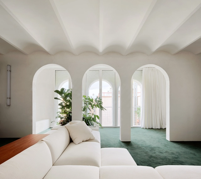 Arcos en el diseño de interiores: 26 proyectos que reimaginan la forma clásica - Imagen Principal