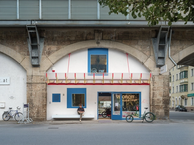 Bogen 131 Bicycle Shop / David Fink + Lukas Fink + Tobias Fink - Exterior Photography, Store, Door