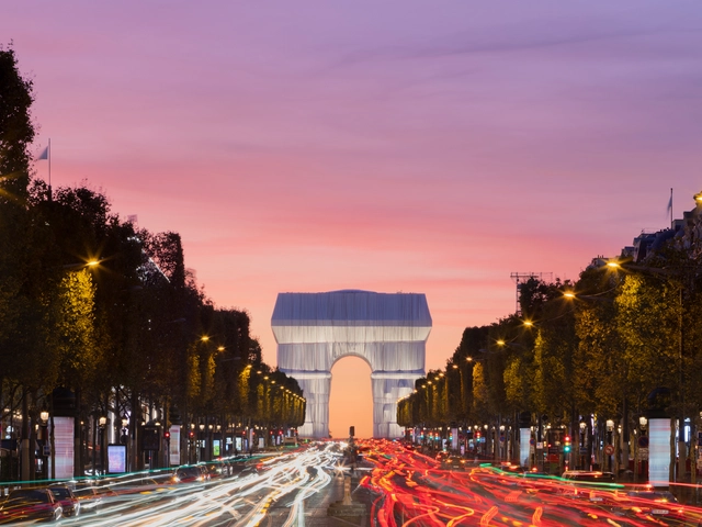 Intervenção artística de Christo e Jeanne-Claude em Paris, pelas lentes de Jared Chulski - Imagem de Destaque
