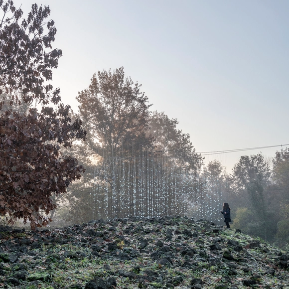 Al•luvió y el alma dormida del paisaje: La luz en la piedra volcánica de Girona - Imagen Principal