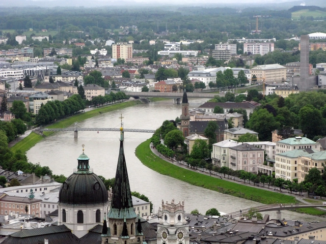 Riverside Settlements and the Timeless Dialogue Between Architecture and Nature - Featured Image