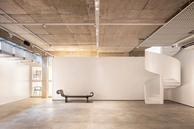 Contemporary Archive Brasília  / ORLA ARQUITETURA - Interior Photography, Store, Beam, Bench