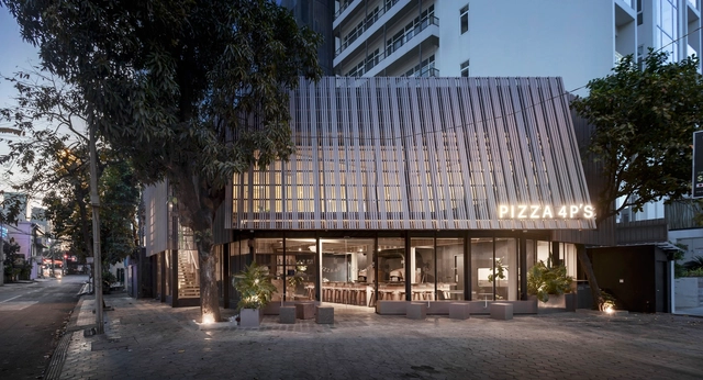 Pizza 4p’s Restaurant Phnom Penh / Bloom Architecture - Exterior Photography, Sustainability, Courtyard, Facade