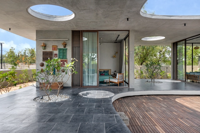Casa Veranda / Studio Espaazo - Fotografía interior, Casas, Jardín, Fachada, Sillas