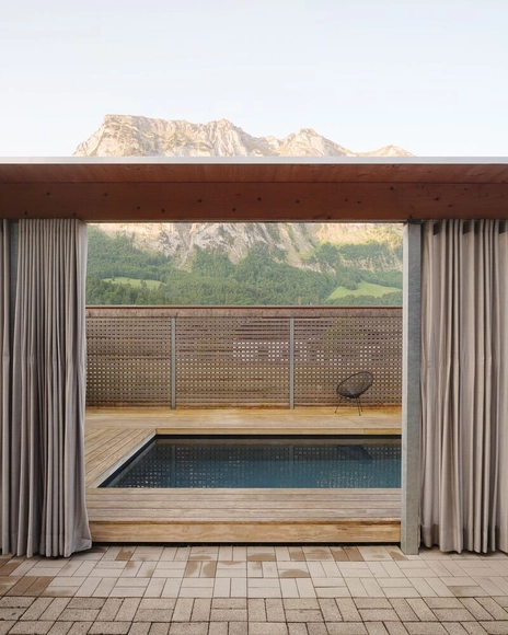 The Pool House / DI Simon Moosbrugger Architekt ZT - Fotografía exterior, Obras De Pequeña Escala, Terraza, Puerta, Cierros, Fachada, Balcón