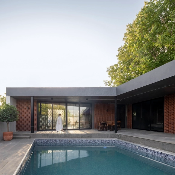 Villa Corner / Arash Madani Design House - Fotografía exterior, Casas, Patio interior, Fachada