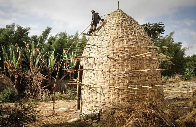 Explorando as cabanas vernaculares africanas: tecelagem como arquitetura social e bioclimática - Imagem de Destaque