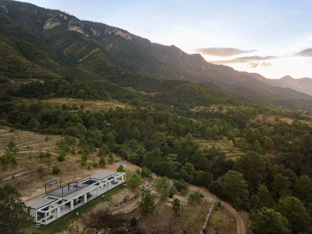 House in Sierra de Arteaga / S-AR - Houses