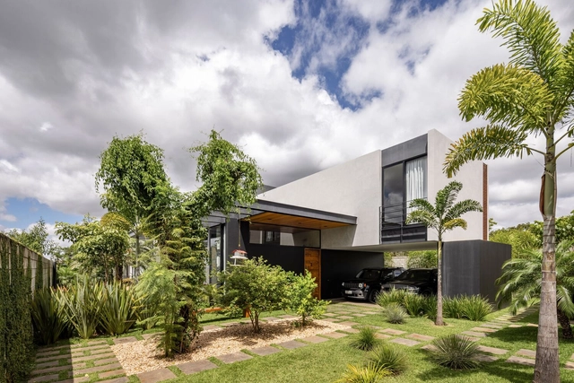 Casa dos Ipês / Yi Arquitetos + Studio Freijó - Fotografia de Exterior, Casas, Fachada