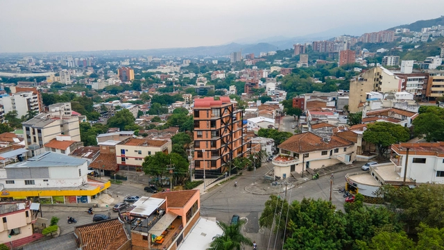 Edificio Asociativo 7 Esquinas / Estudio APLG - Residencial