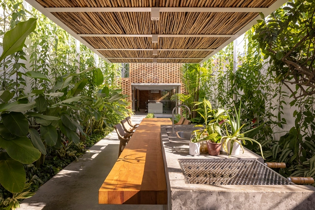Diseñar con humedad: cómo la arquitectura se adapta a los climas más húmedos del mundo - Imagen Principal
