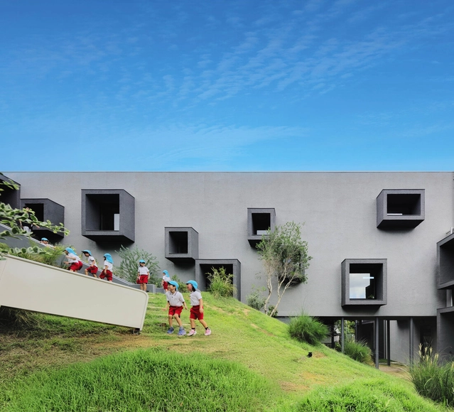 园舍 / HIBINOSEKKEI + Youji no Shiro + Kids Design Labo - 建筑图, 幼儿园, 庭院